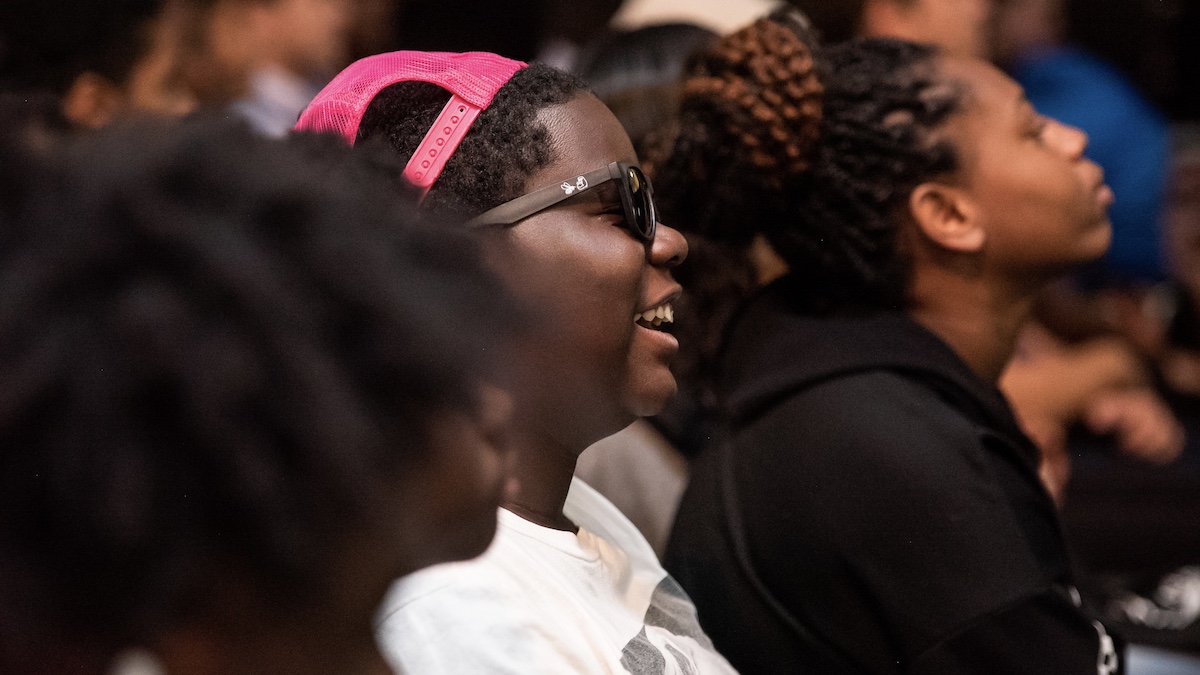 Overcome Stress by Seeing Other People’s Joy_ft image